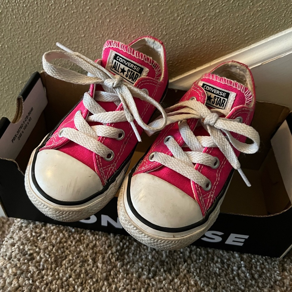 Converse toddler pink sneaker size 7 pink